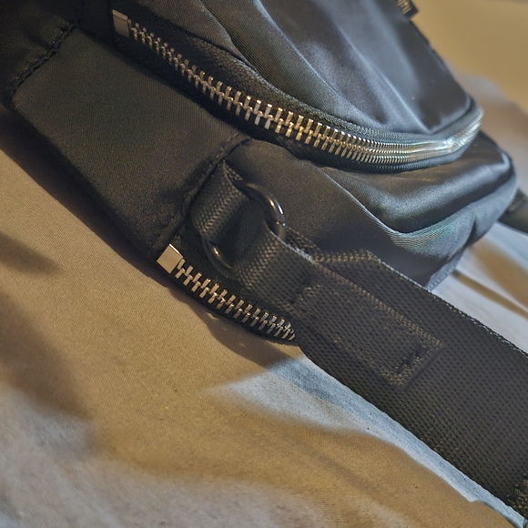 [ALTERED] Lululemon Everywhere Bag (please read and see pictures) - Picture 10 of 12